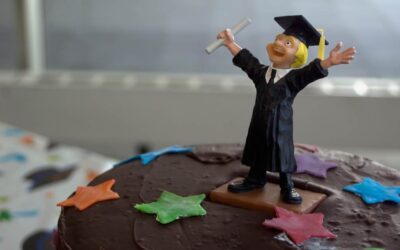 SUBE TUS ARTÍCULOS A  ACADEMIA.EDU Y RECIBE MÁS CITAS